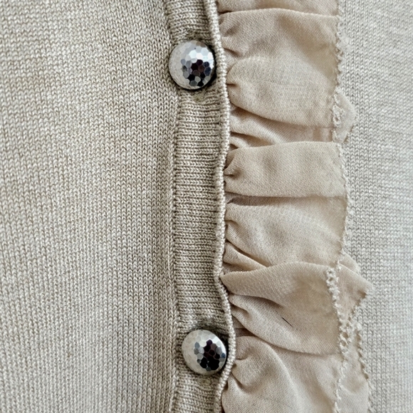 Nwot Philosophy by Republic Tan Ruffled 3/4 Sleeve Cardigan w/Silver Bead Button - Picture 5 of 15